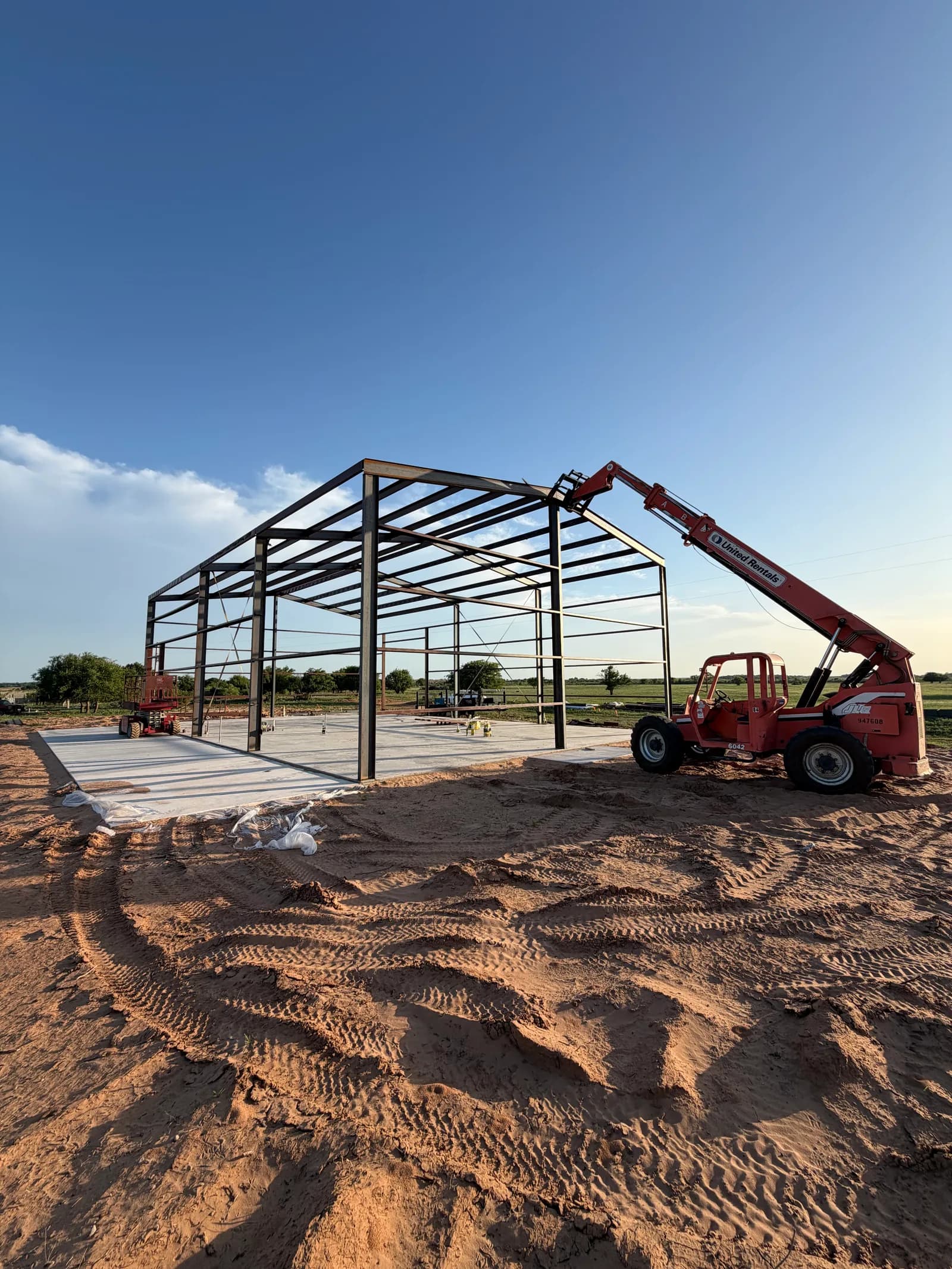 Vernon 40' x 66' Barndominium-Shop — steel framing going up in Vernon, TX