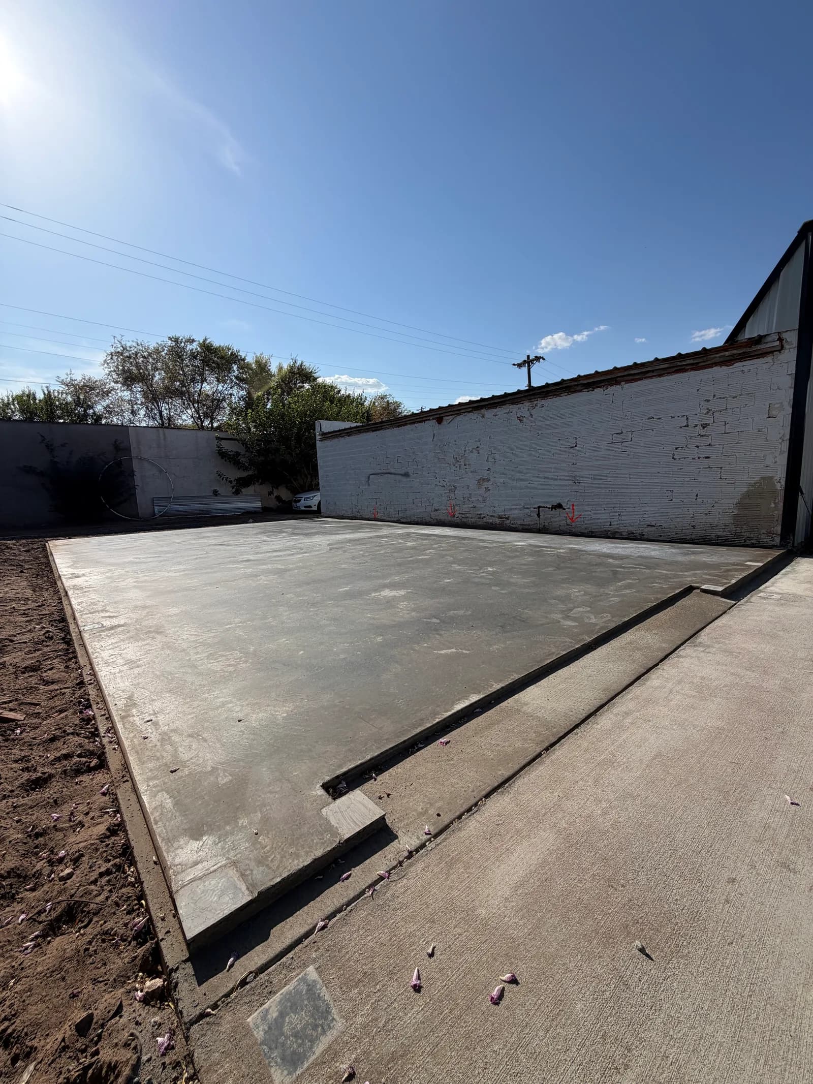 Vernon 24' x 40' Metal Building Foundation — rebar layout across the in-town lot in Vernon, TX